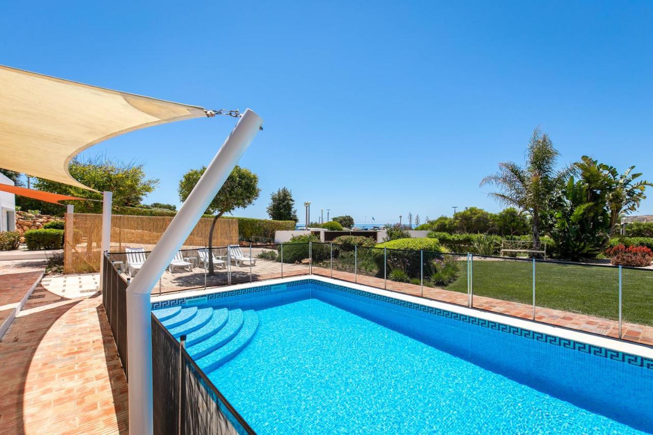 - Oceanfront Martinhal Villa *