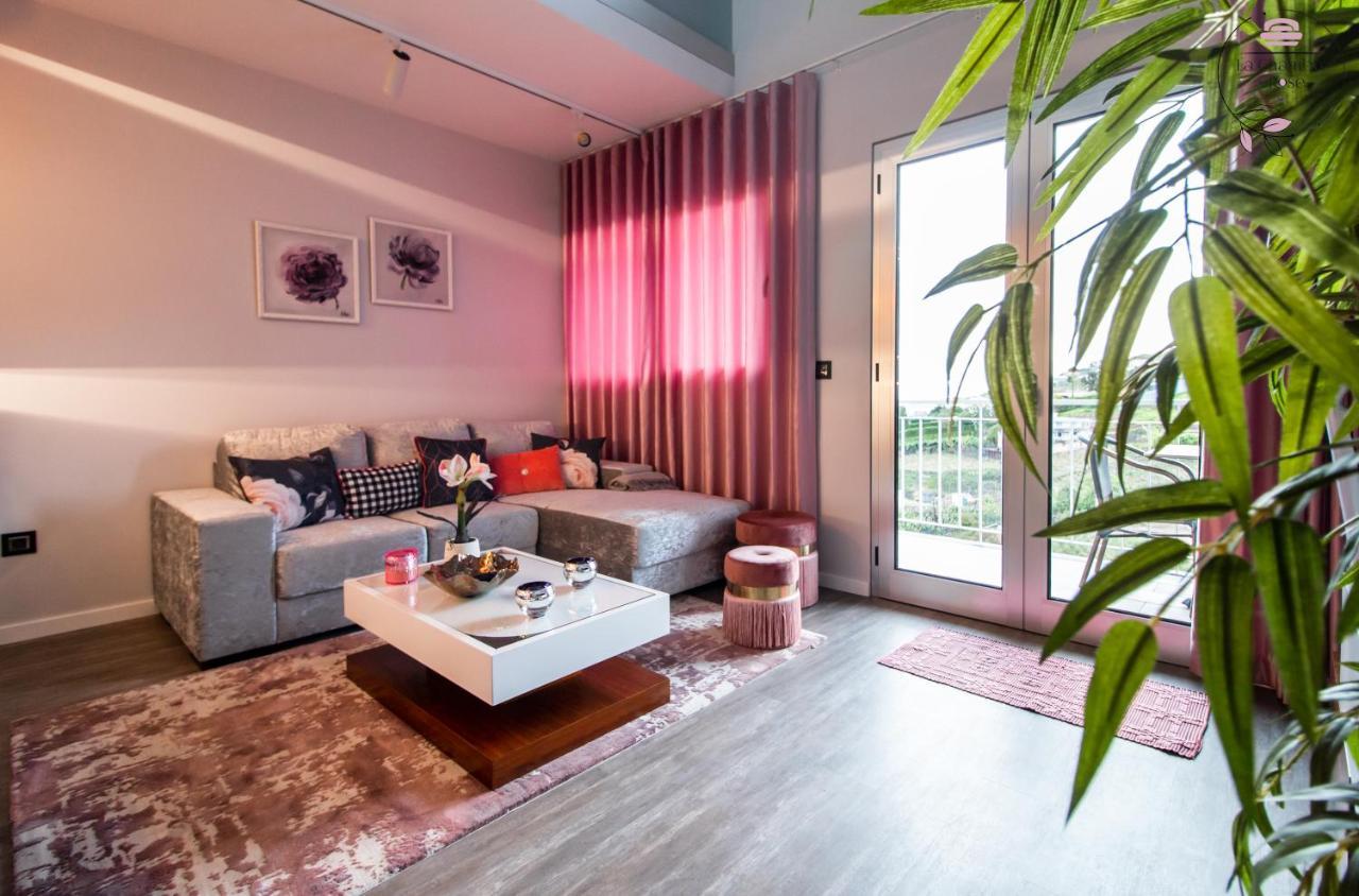 La Rose Apartment