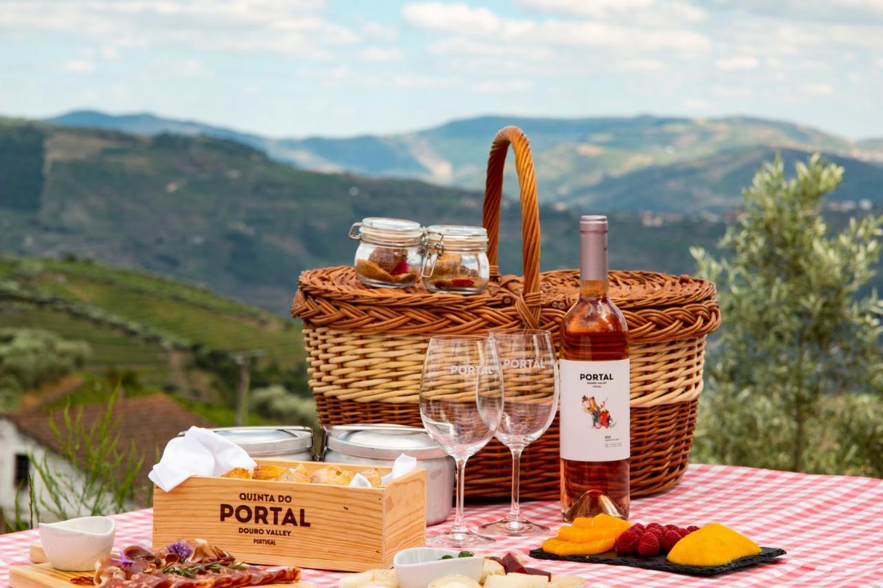 Casa Pipas / Quinta Do Portal Sabrosa