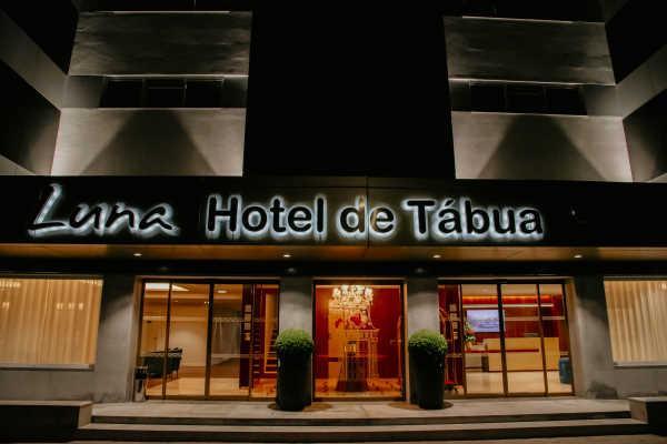 Luna De Hotel
