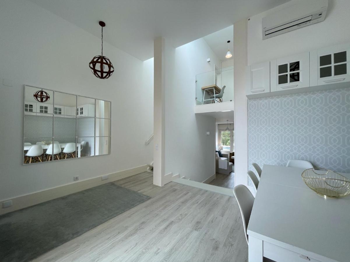Beautiful Penthouse With Terrace - 4 Minute Walk To The