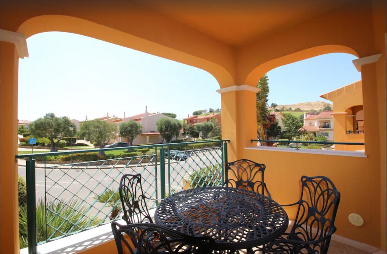 Villa Beautiful On Boavista Golf - Daily Service & Access Lagos