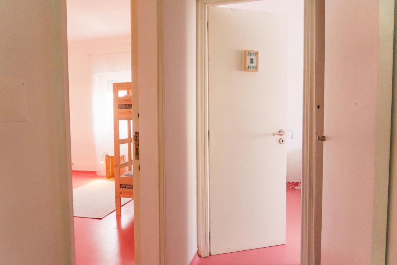 Hospedium Hostel Republica Surf House * Ericeira