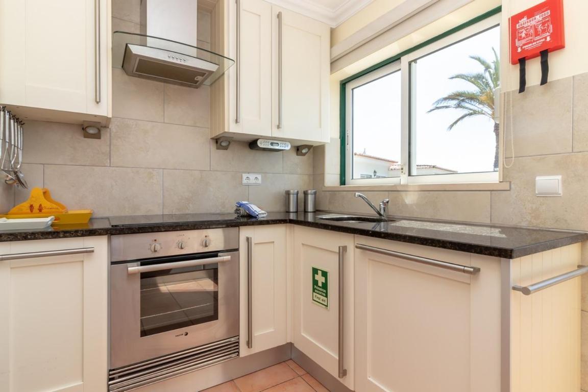 Holiday home Luxury Townhouse N10 - Front-line Sea Views