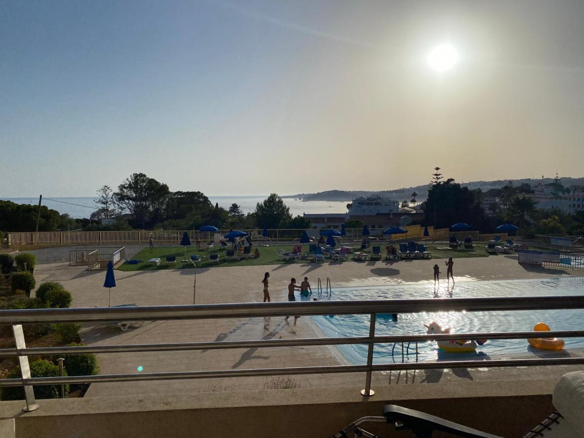 Apartamento Beachfront Flat, Private Parking, Pools, Sea At Less Than 200 M (adults Only)