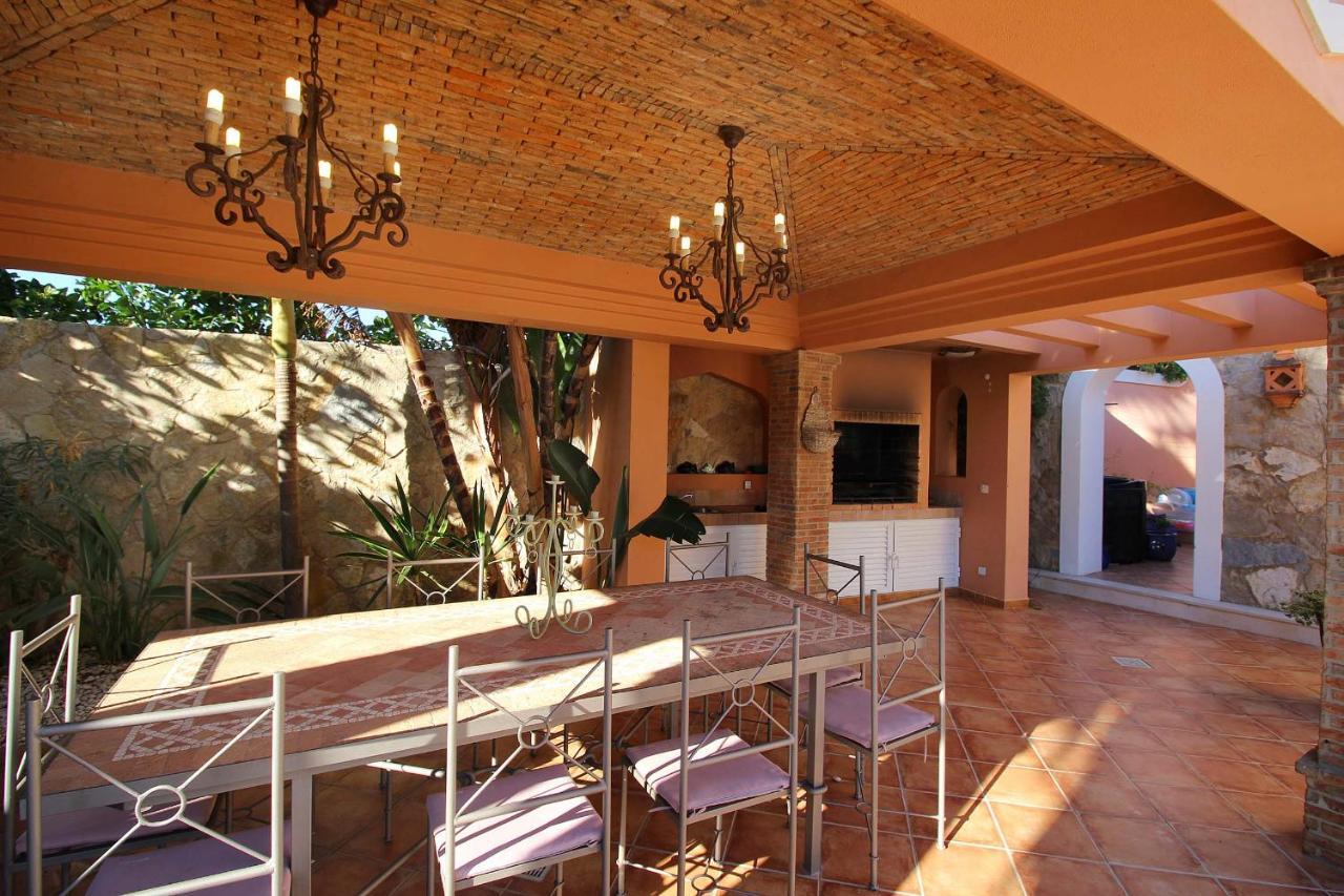 Casa Bruella - Walk To Pool Wifi And Bbq Villa *