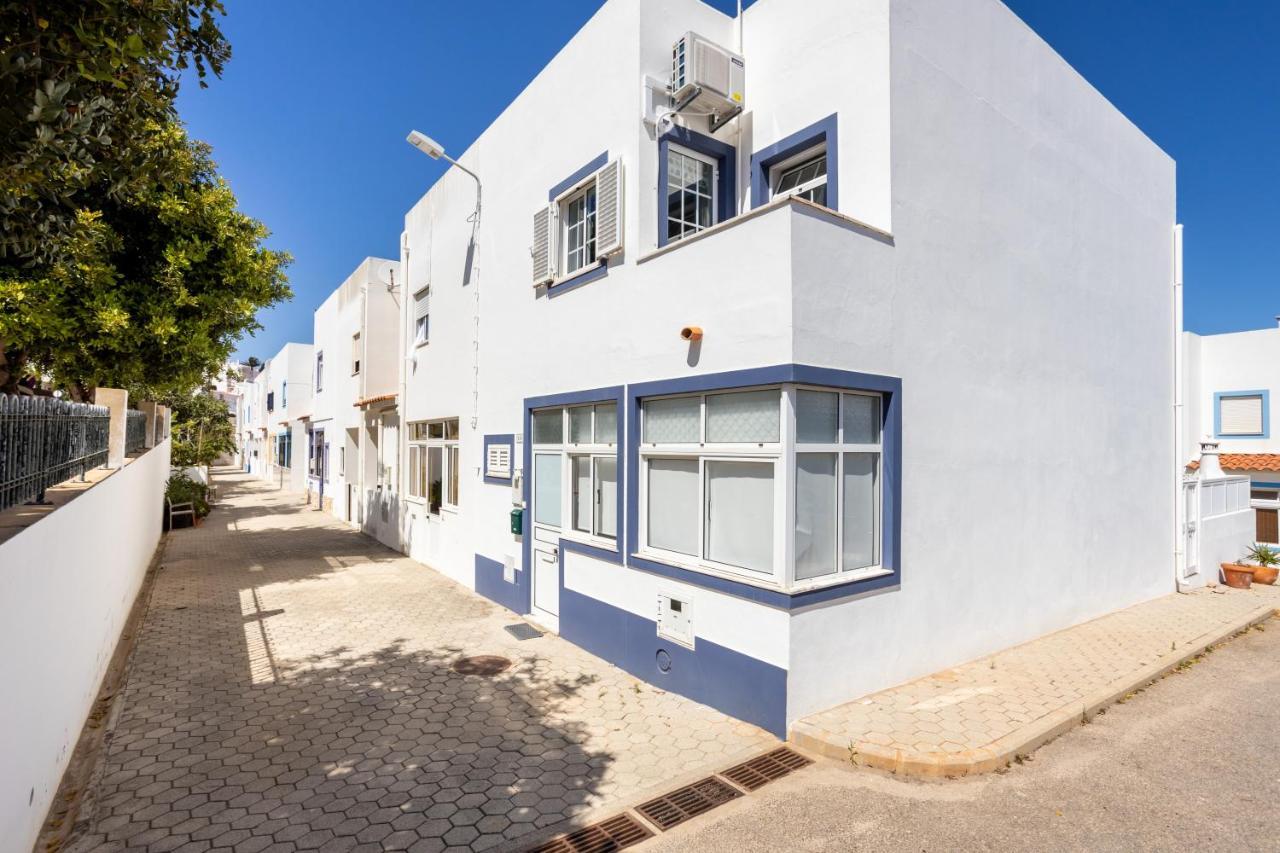 Newly Renovated 2 Bedroom Townhouse - Close To Holiday home Salema