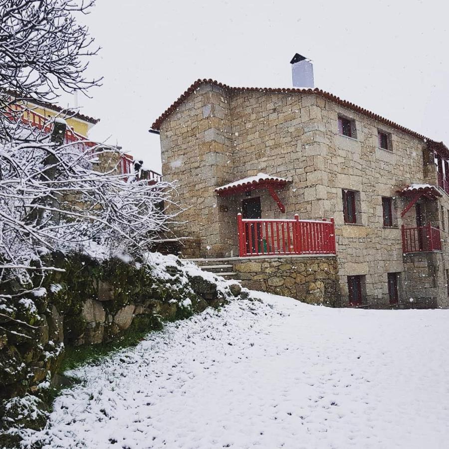 Casas Da Ribeira Country house *