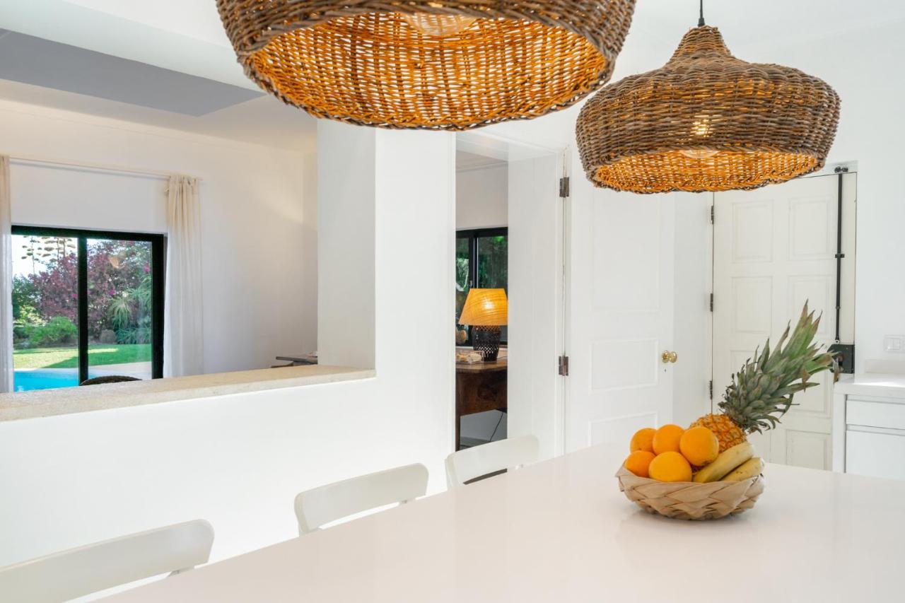 Whome Luxury Private Family W/ S-pool Ac & Parking Villa *