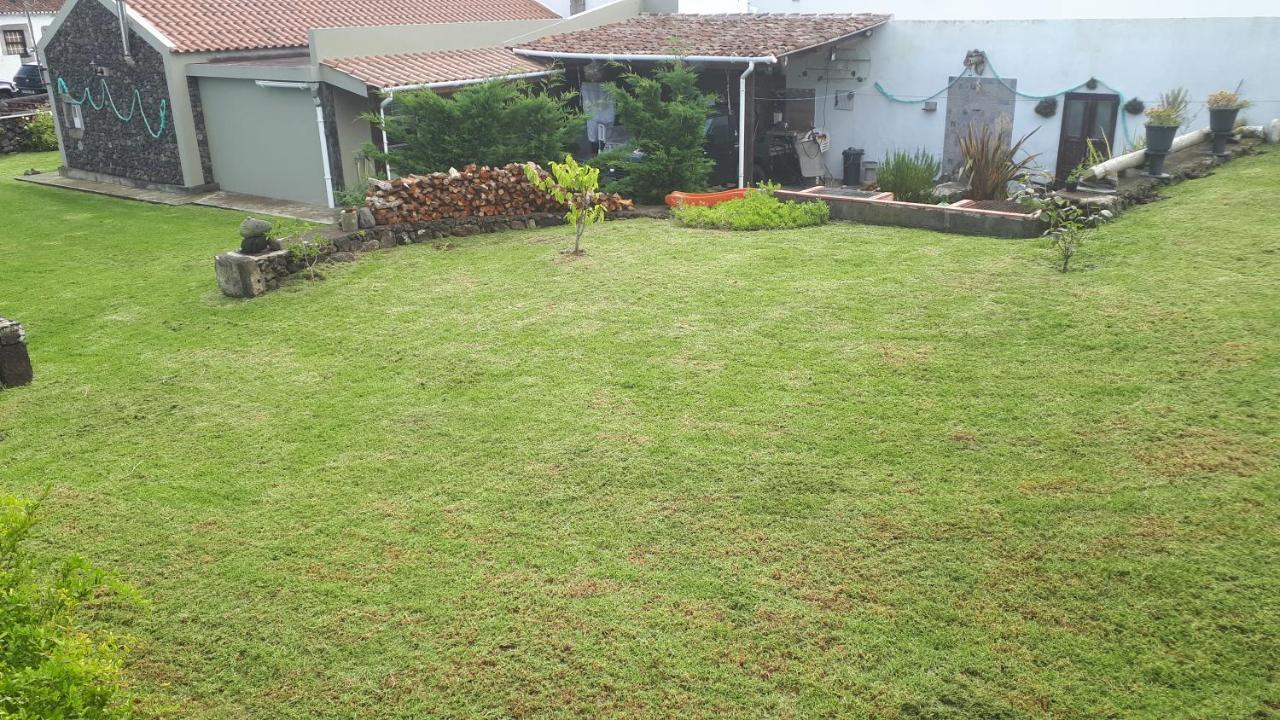 De Baixo Da Ponte Holiday home *
