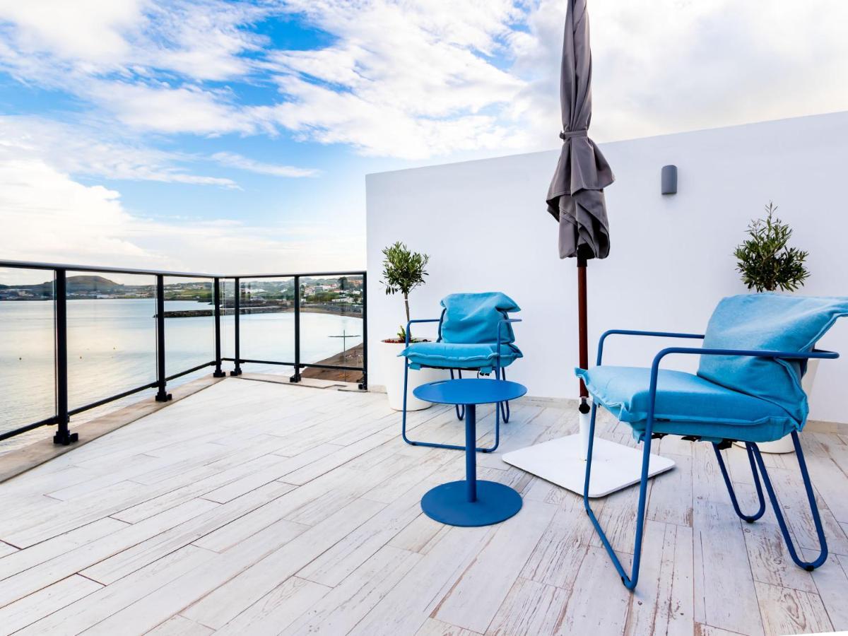 Facing Bay Hostel Praia da Vitoria