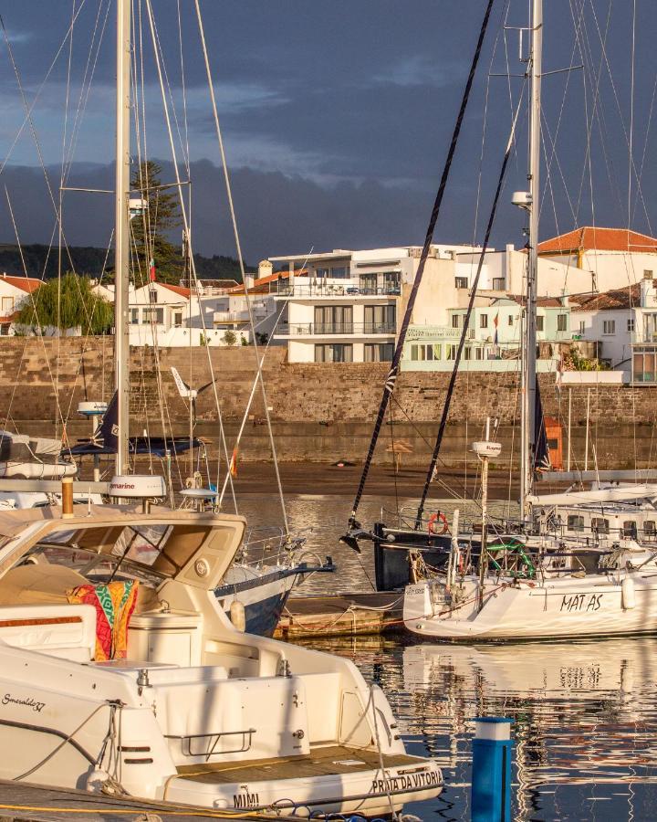 Facing Bay Hostel Praia da Vitoria