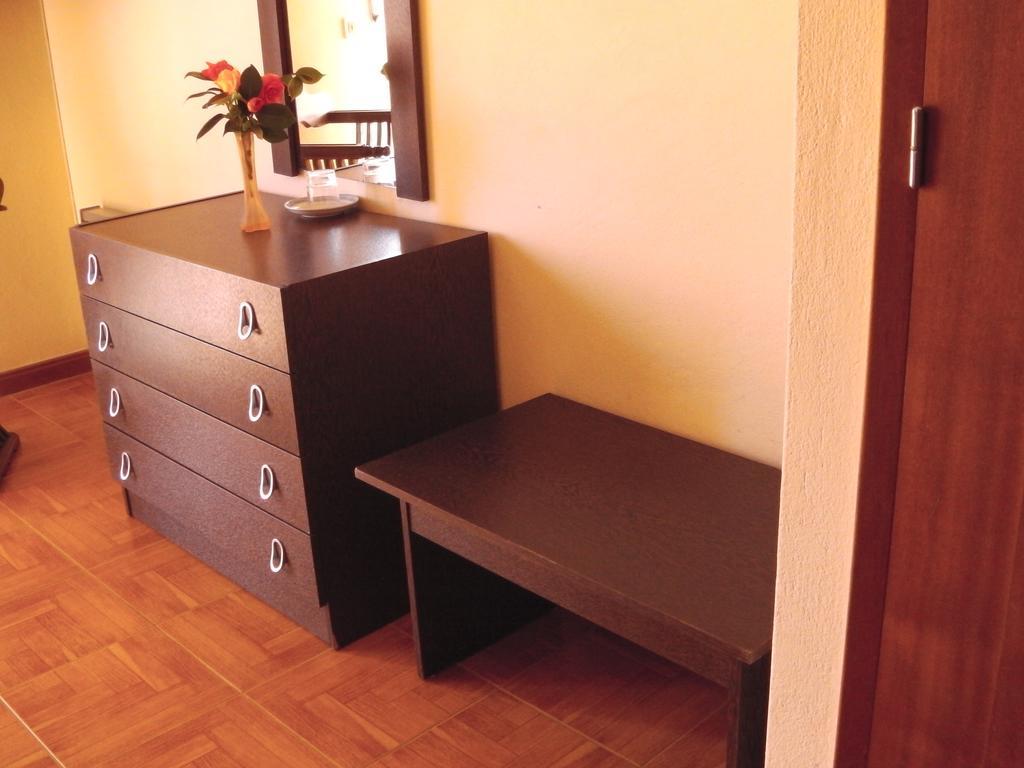 Rainha Santa Guest house *