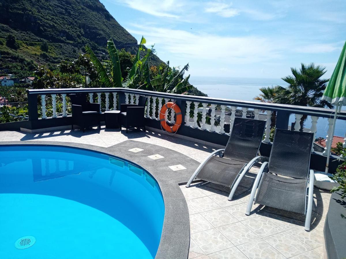Arcos Grands With Enormous And Private Pool. Arco da Calheta (Madeira)
