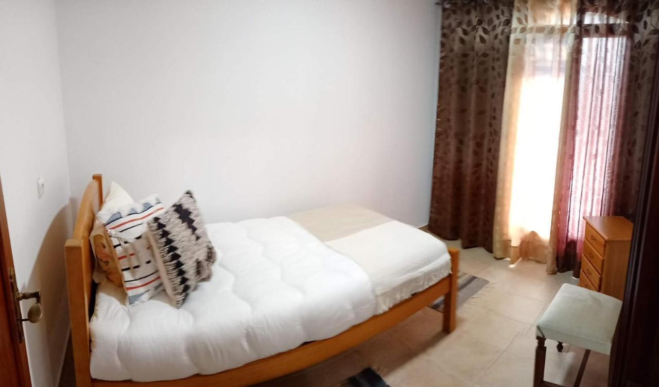Arcos Grands With Enormous And Private Pool. Arco da Calheta (Madeira)