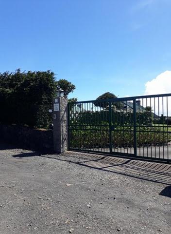 Luxury Camelia. Mountains, Golf, Horses, Levada Walks.