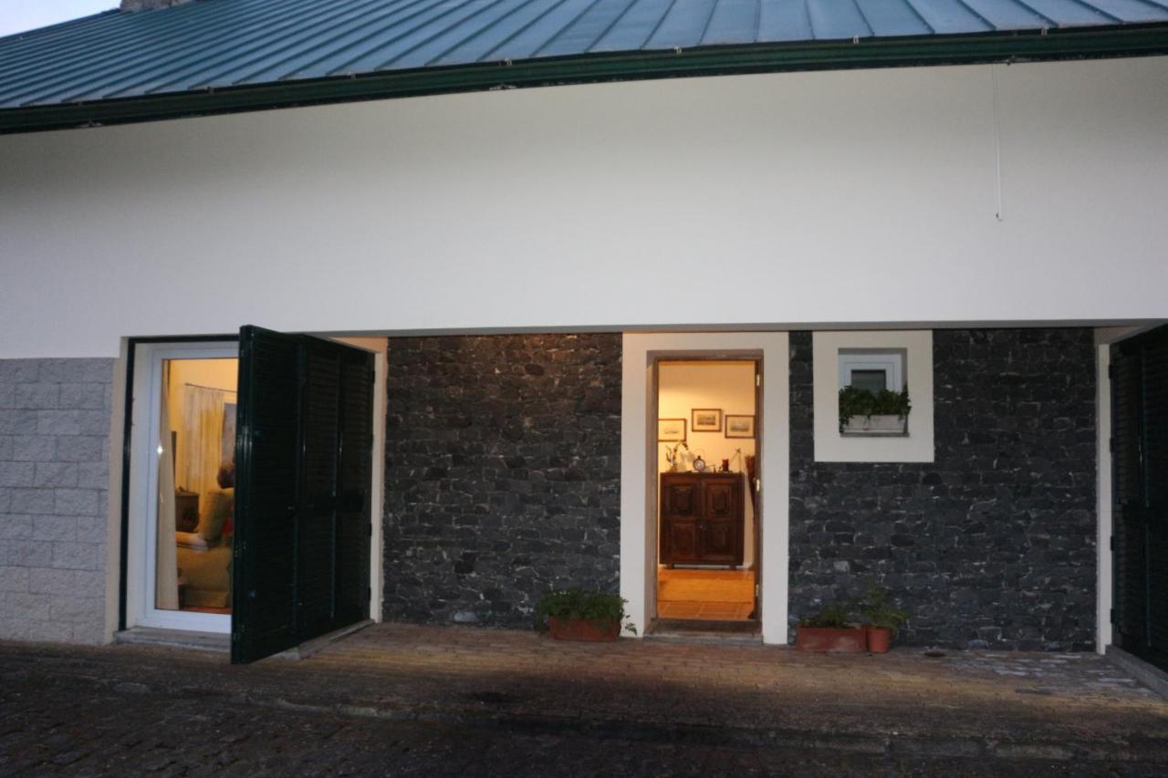 Luxury Camelia. Mountains, Golf, Horses, Levada Walks. Villa Santo Antonio da Serra