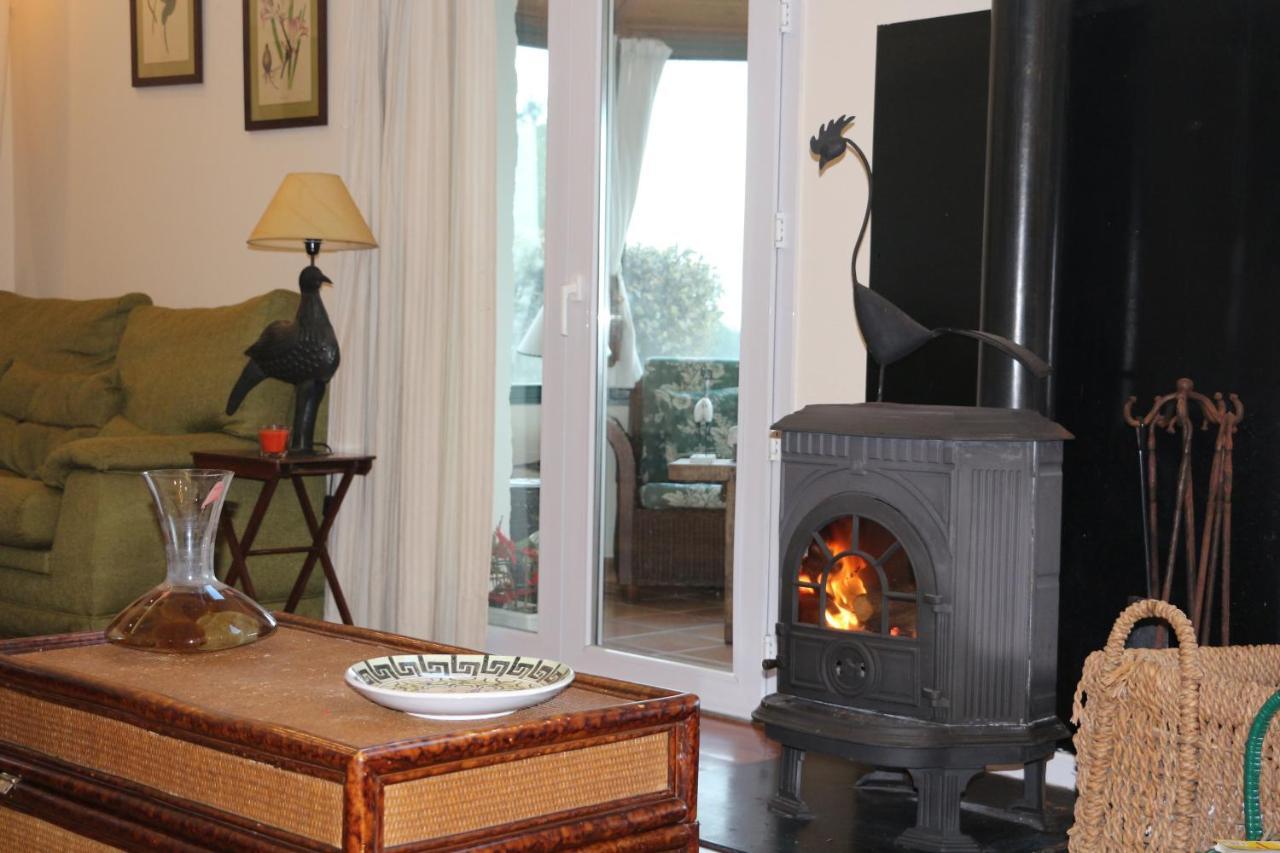 Luxury Camelia. Mountains, Golf, Horses, Levada Walks. Villa Santo Antonio da Serra