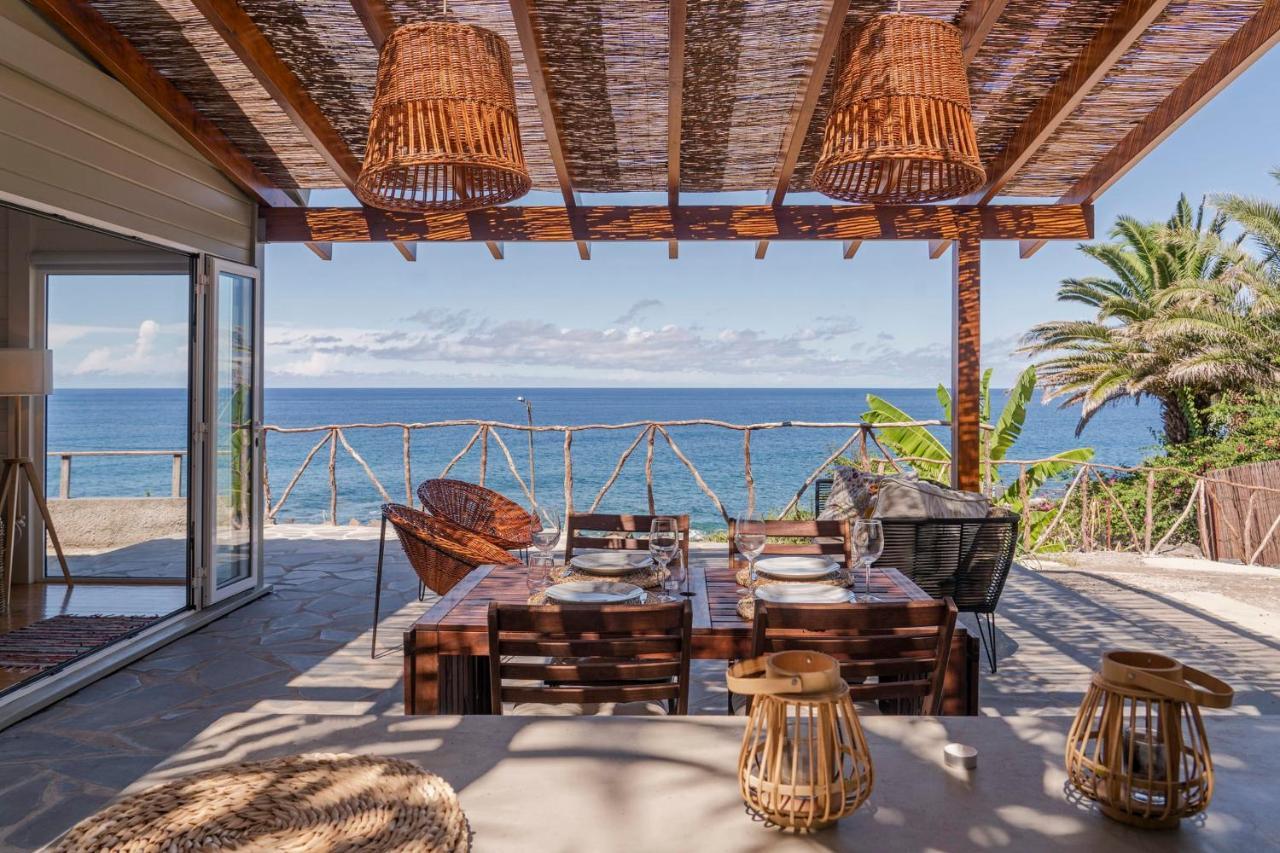 Casa Da Rocha De Baixo By An Island