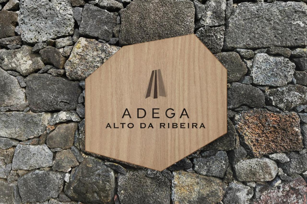 Adegas Do Pico *