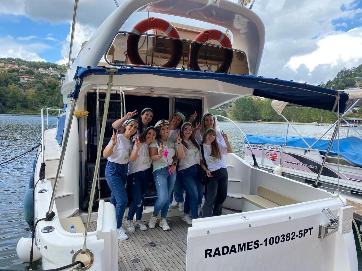 Botel Aquadouro Yacht Radames - Sleep Boat Experience Castelo de Paiva