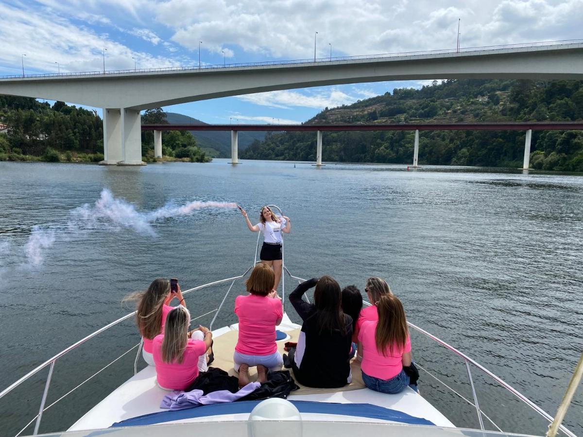 Aquadouro Yacht Radames - Sleep Boat Experience Botel Castelo de Paiva