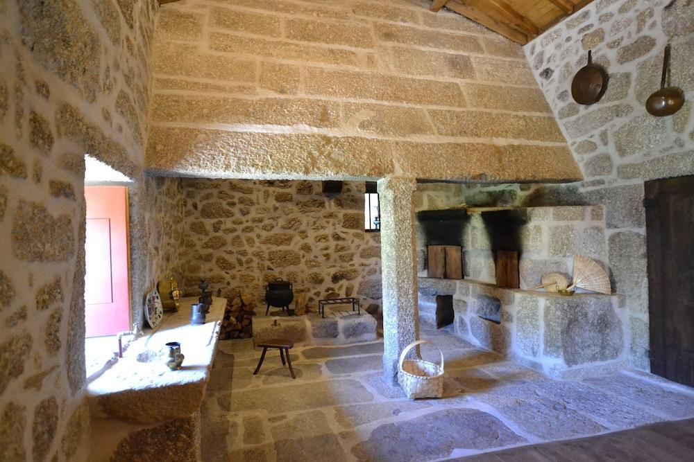 Casa Da Portela De Sampriz