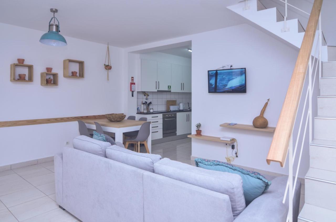 Sunrise House- 4 Bedroom House With Amazing Sunrise Over The Sea 8 Guests Vila Franca do Campo