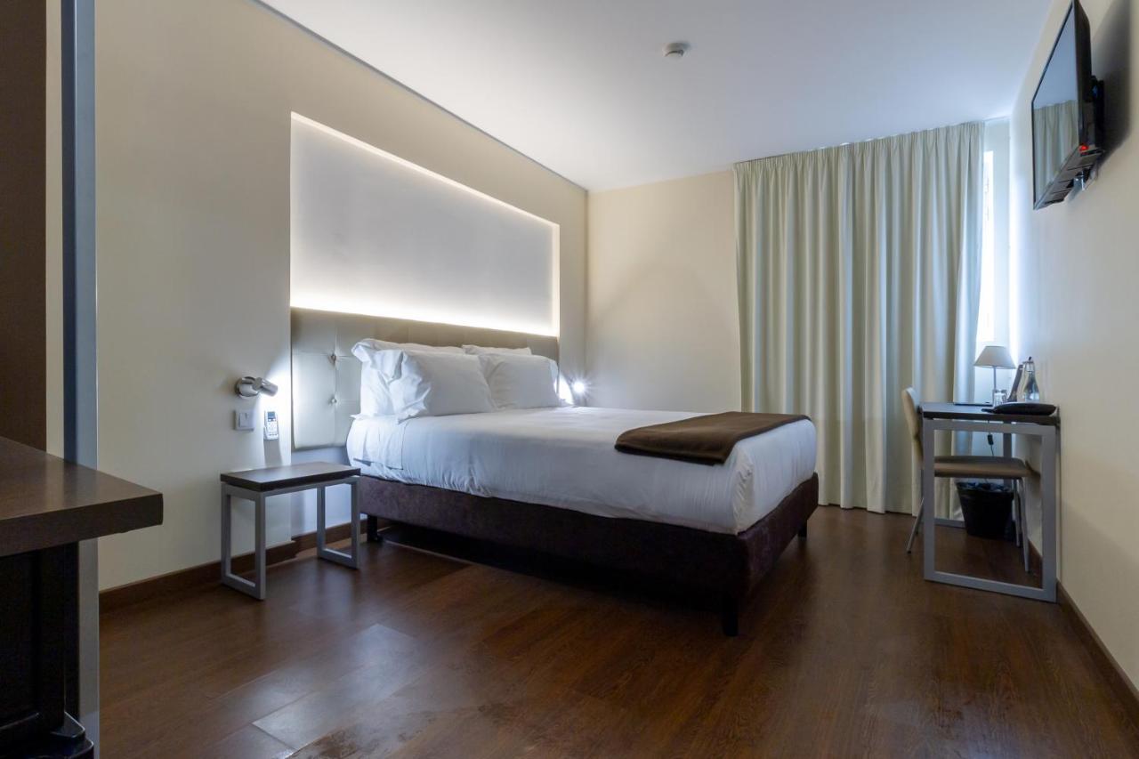 Hotel In Gold & 4*
