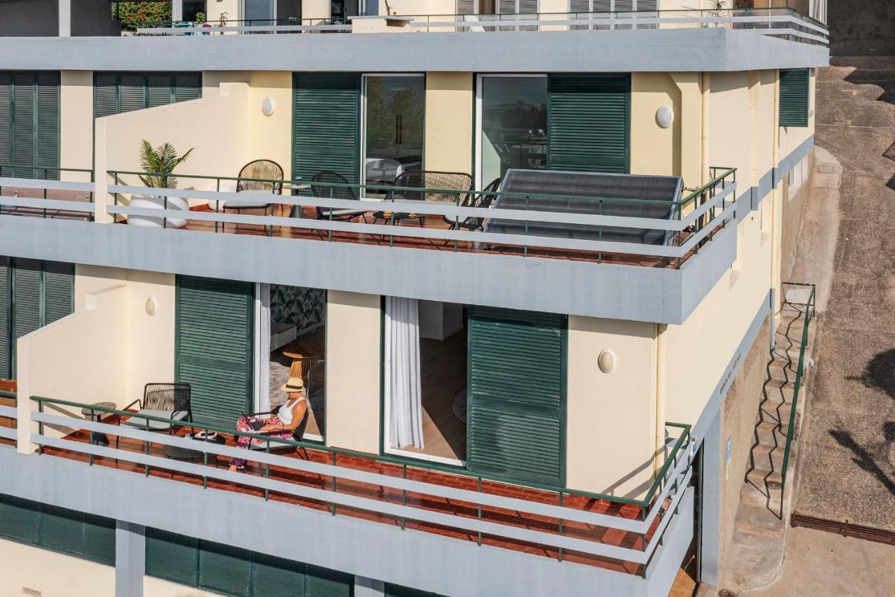 Lido I By An Island *