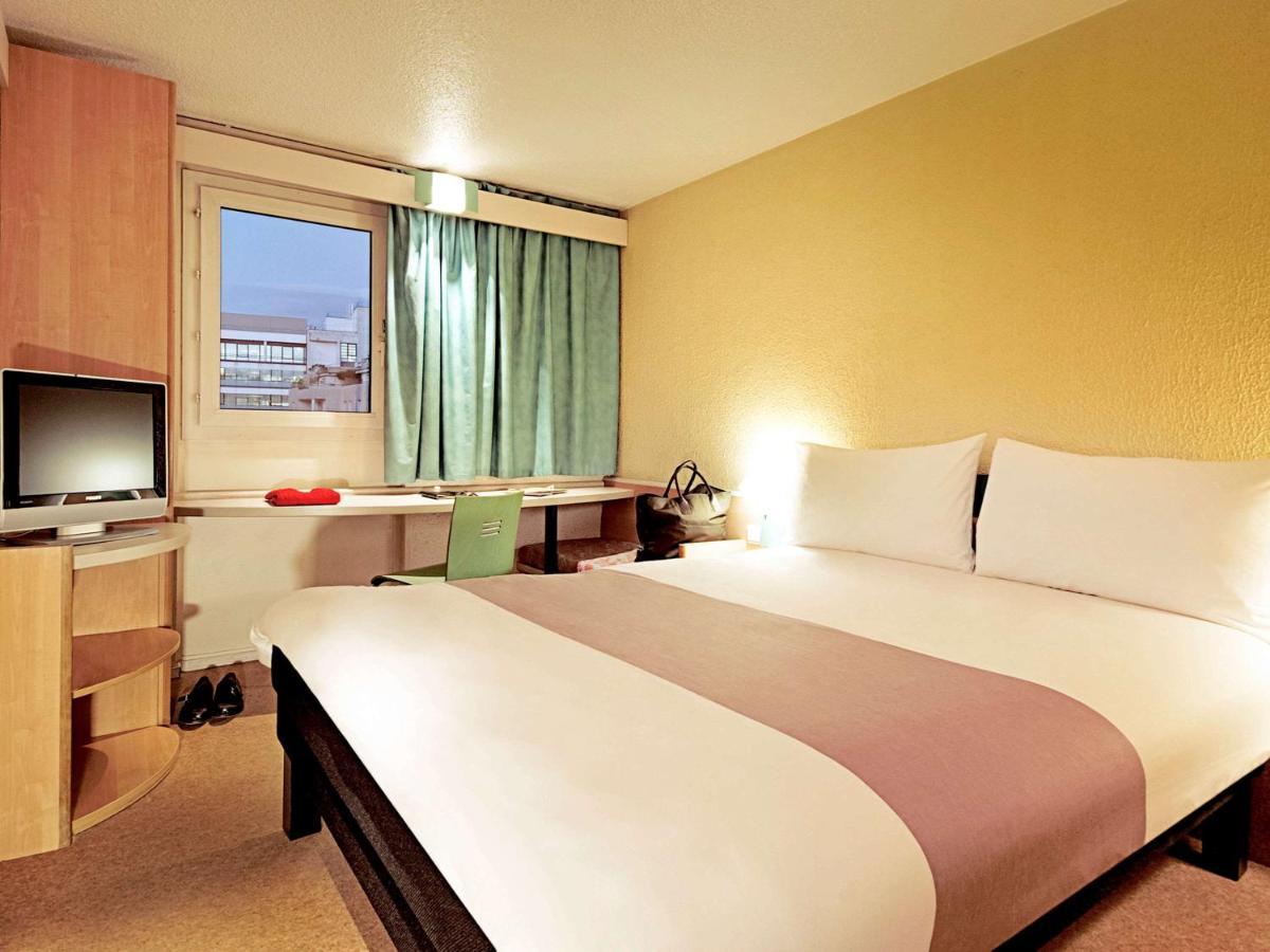 Ibis Hotel 2*