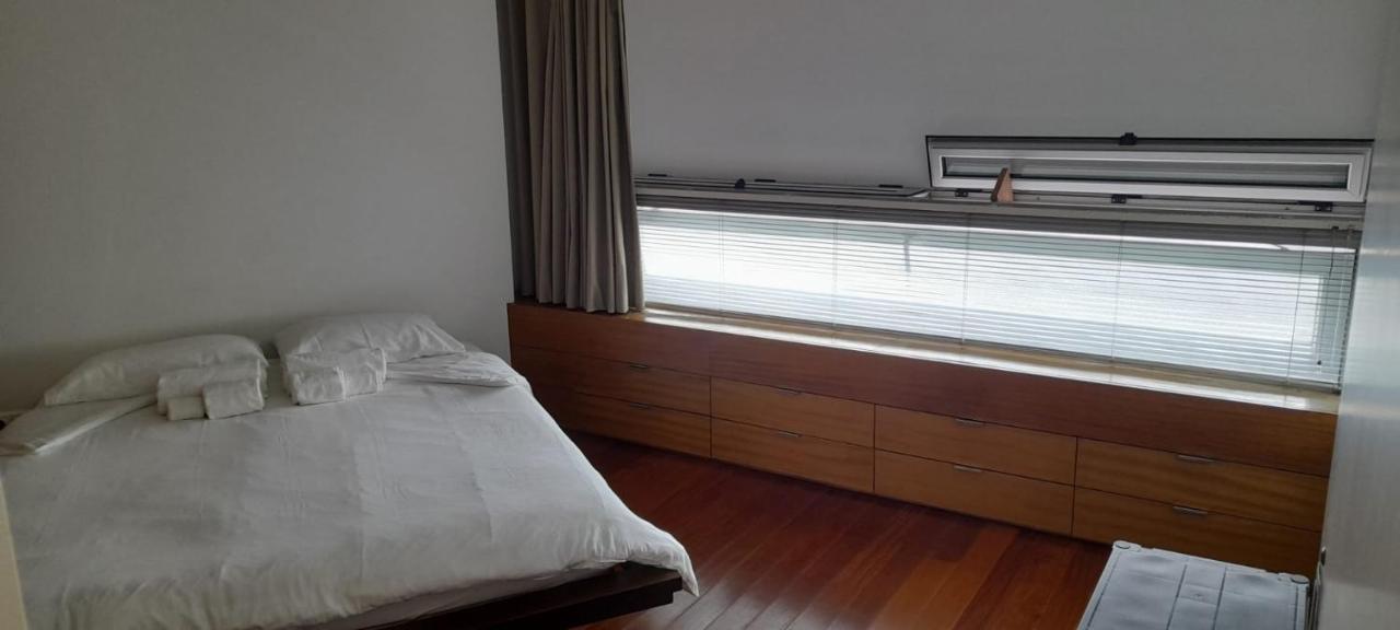 Stunning 2 Double Bedroom Designer House. Сasa de vacaciones