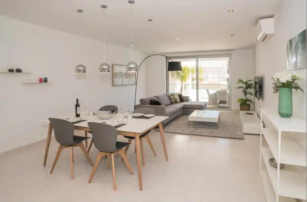 Zentuni Ocean Front Apartment *