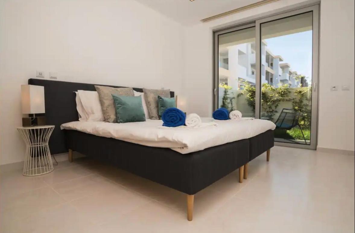 Apartment Zentuni Ocean Front