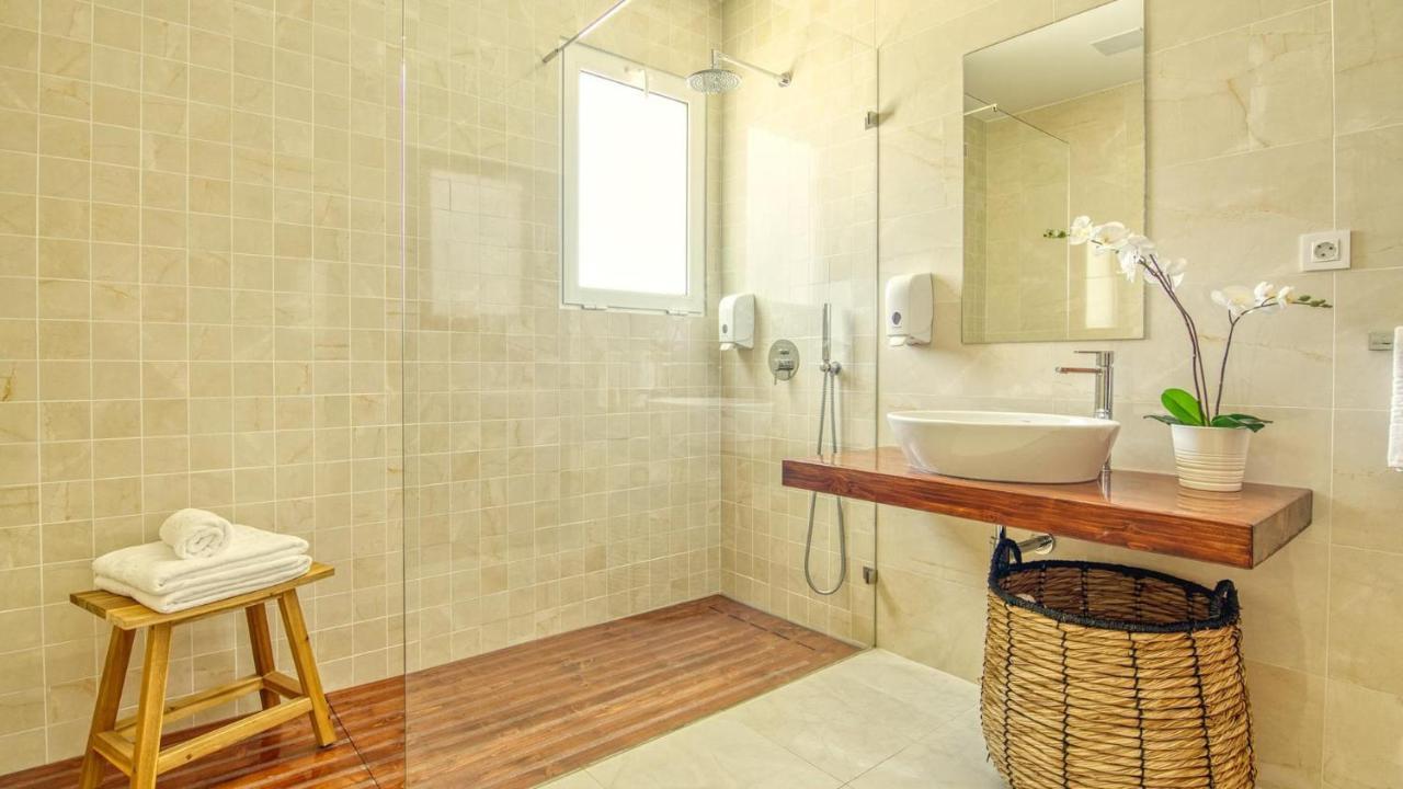 Dream With Luxury Services - Promotion Last Dates! Villa