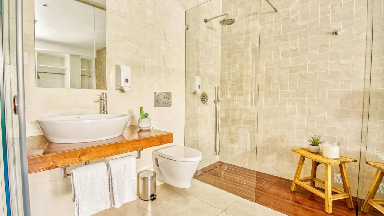 Dream With Luxury Services - Promotion Last Dates! Villa Vilamoura