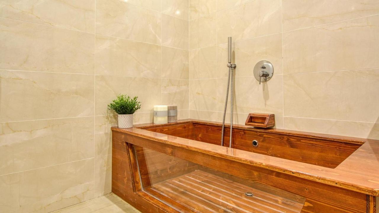 Dream With Luxury Services - Promotion Last Dates! Villa