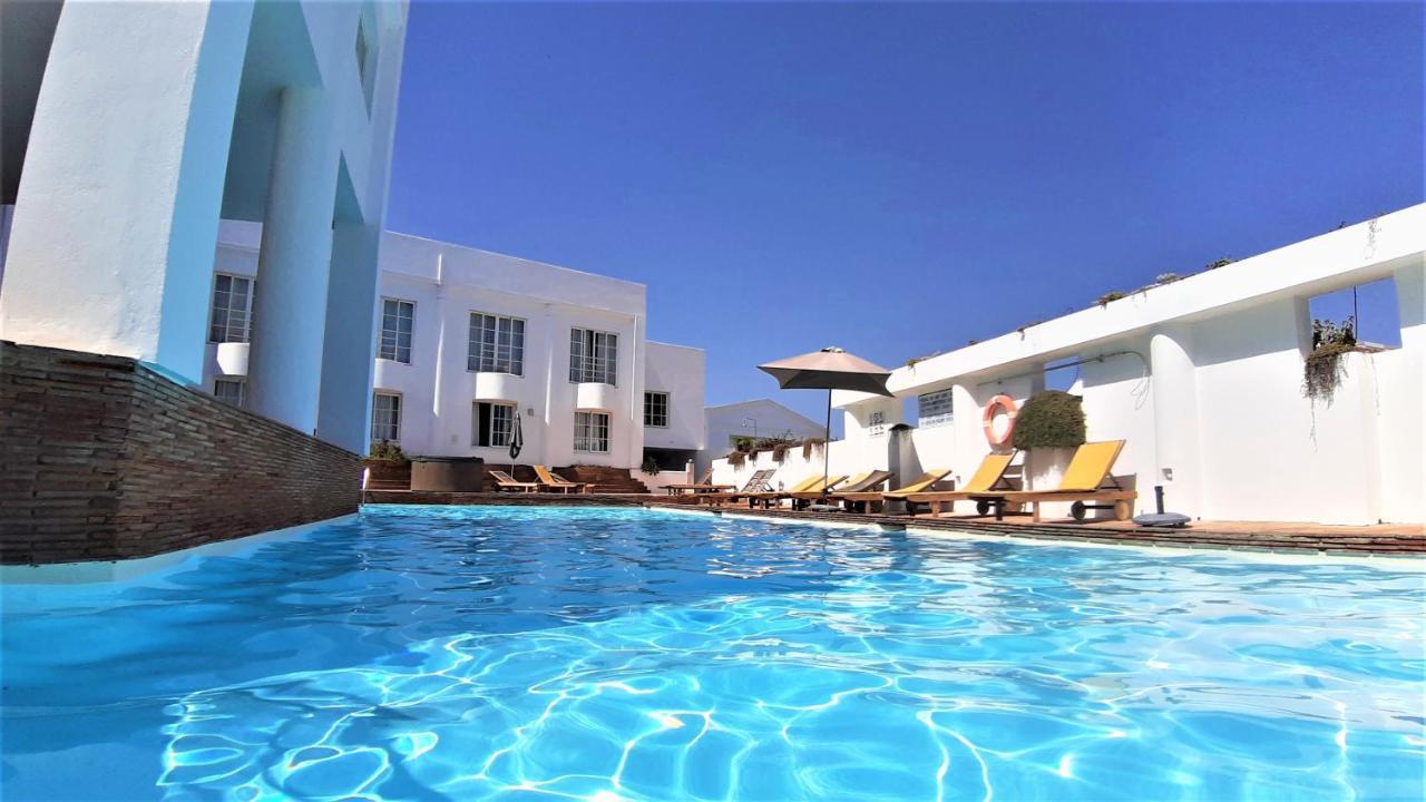 Walls Rooftop Terrace Duplex @ Citycenter & Apartamento Lagos