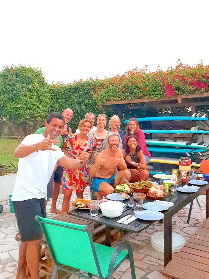 Guest house Sandycamps Surf House *