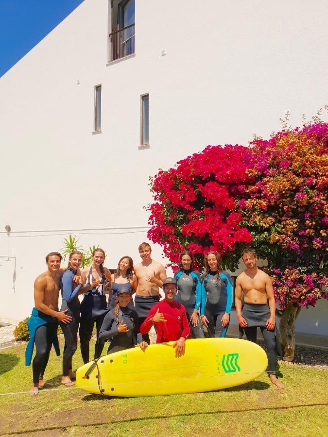 Guest house Sandycamps Surf House *