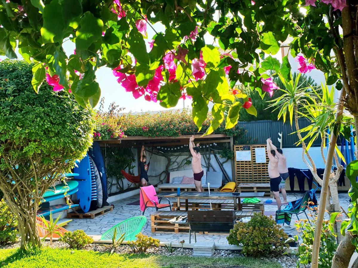 Sandycamps Surf House *