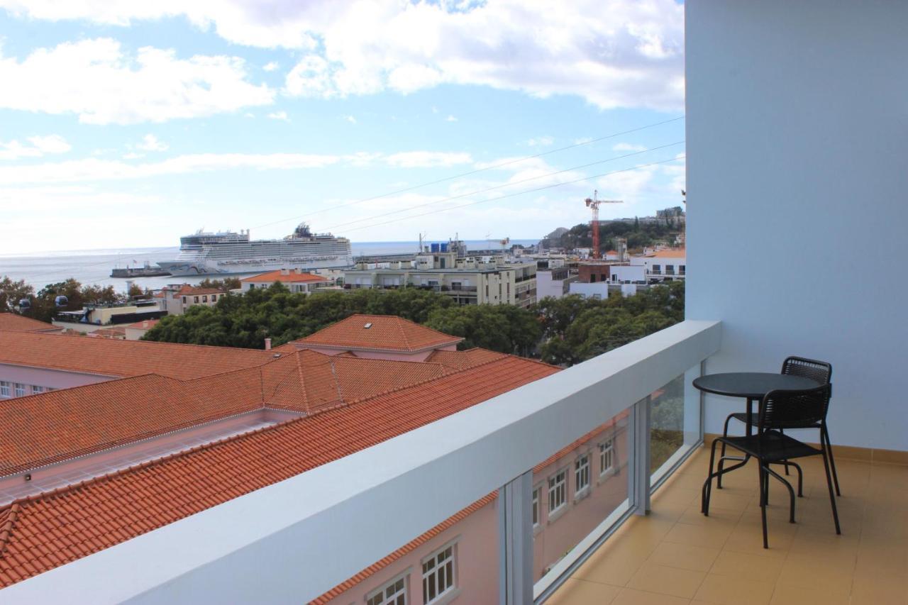 Apartment D - Your With Breathtaking Views Funchal (Madeira)