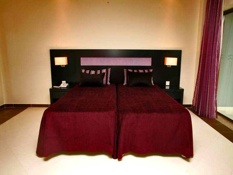 Areias Village Hotel 4*