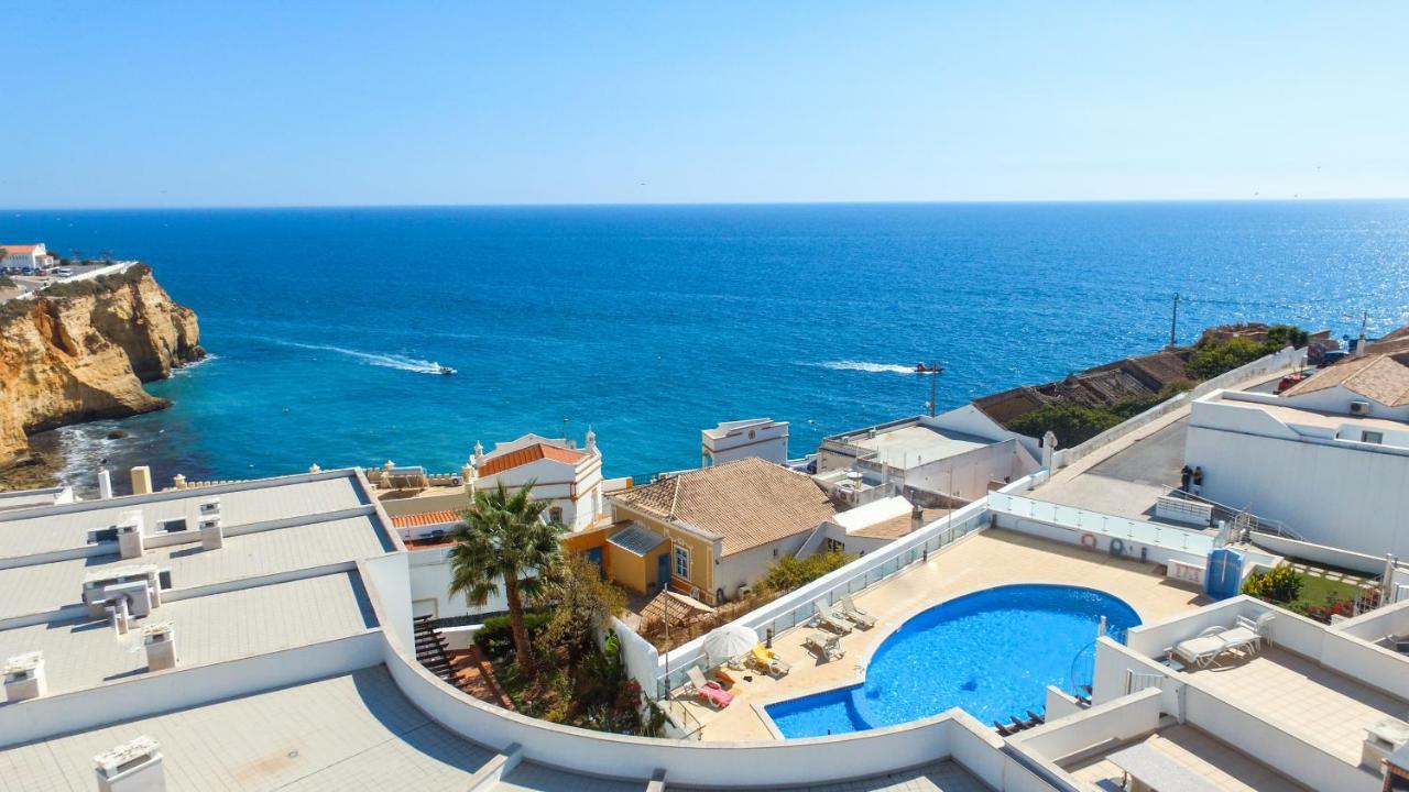 Cliff-top Townhouse With Stunning Ocean Views *