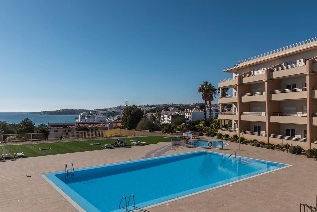 Apartamento Beachfront Flat, Private Parking, Pools, Sea At Less Than 200 M (adults Only) Albufeira
