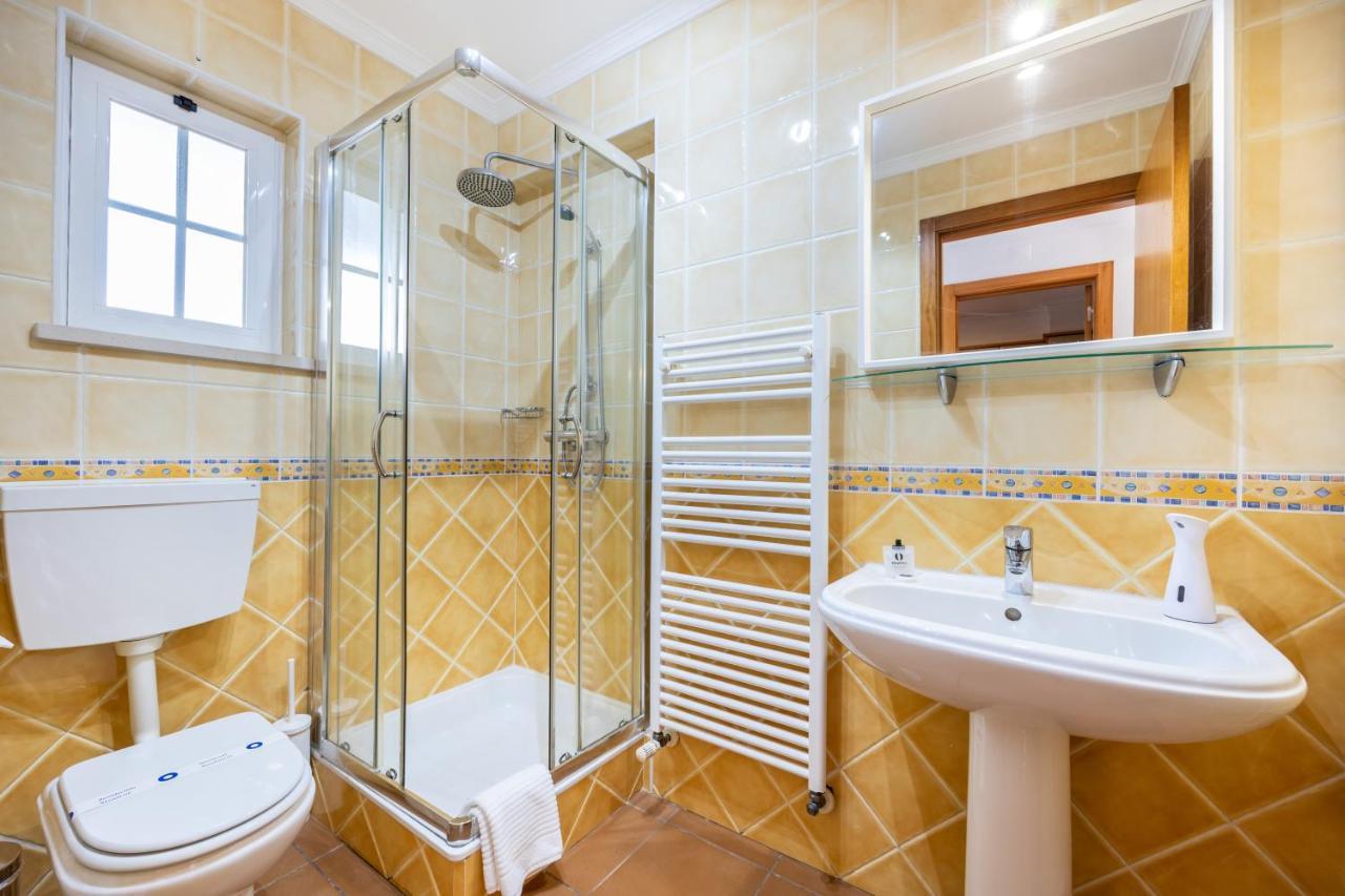 Coolhouses Luz, Lovely 3 Bed Townhouse & Sea Views, Casa Baia Da Vida *