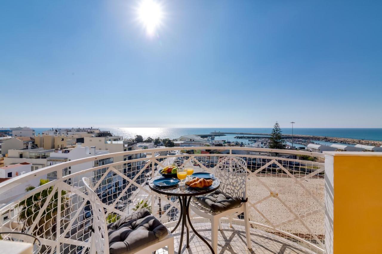 Al - Ocean Wide View