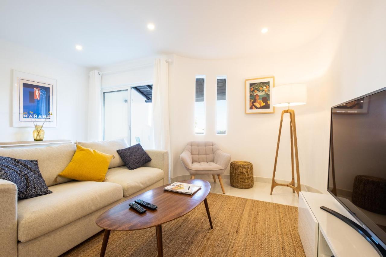 Apartment - Sleep 5 - Pool - Free Wi-fi - Air Con