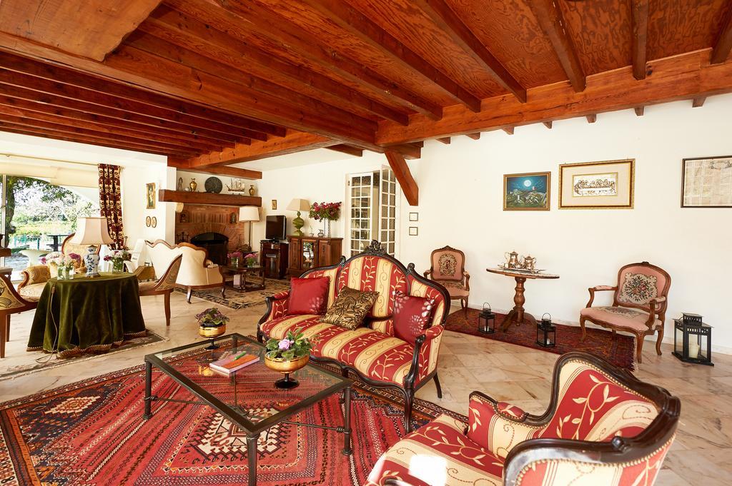 Santa Maria Casa Nostra Sintra