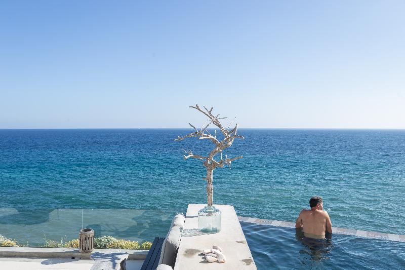 White Exclusive & Lagoa (Azores)
